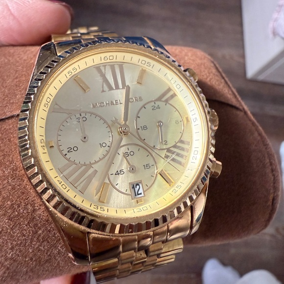 Michael Kors Gold Women's Watch - Picture 9 of 9